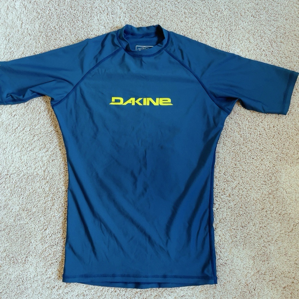 Dakine rash guard